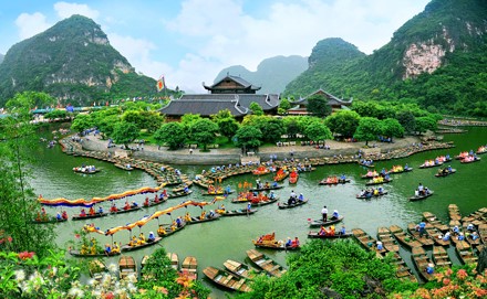 Tour Hà Nội - Hoa Lư - Tam Cốc - Bái Đính - Tràng An